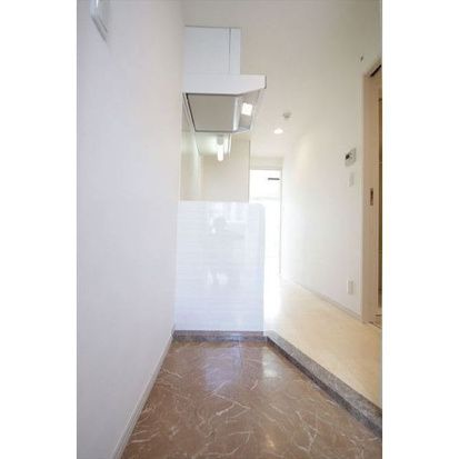 玄関　■モニタ付インターホン■シューズクローゼット■ダウンライト