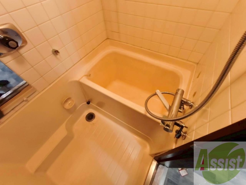 バス・シャワールーム　お風呂になります。一日の疲れを癒してくださいね。