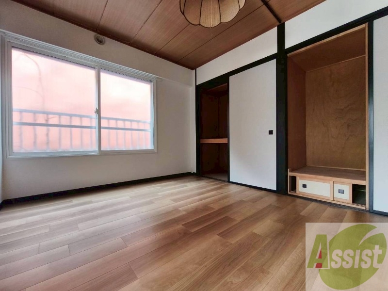 その他部屋・スペース　こちらのお部屋は光が差し込む、温かみのあるお部屋です。