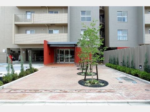 建物外観　アプローチ