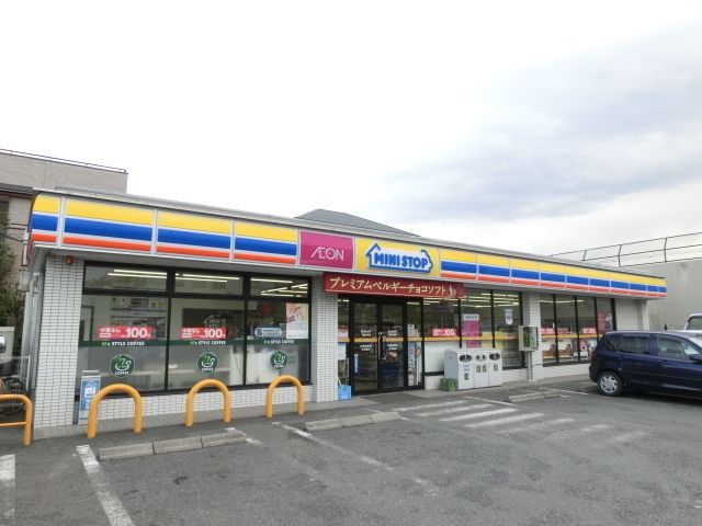 コンビニ　ミニストップ（コンビニ）まで740m