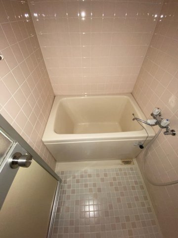バス・シャワールーム　清潔感のある浴室です♪