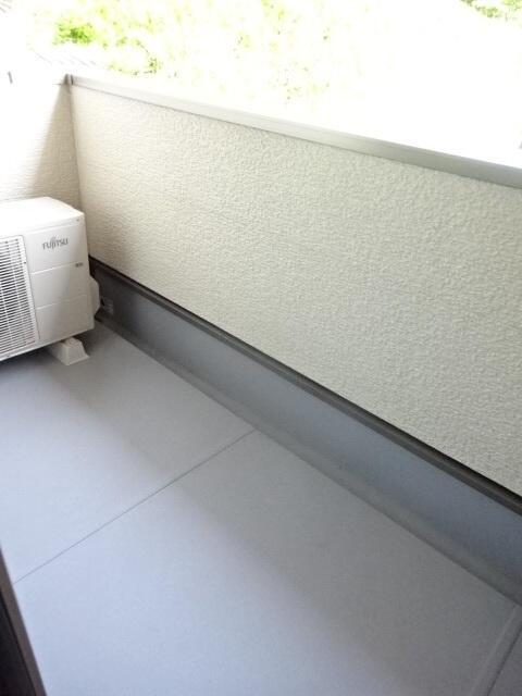 バルコニー　陽当たり良好なバルコニーです