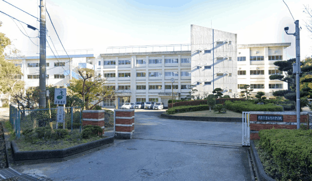 中学校　我孫子市立湖北中学校（中学校）まで1973m