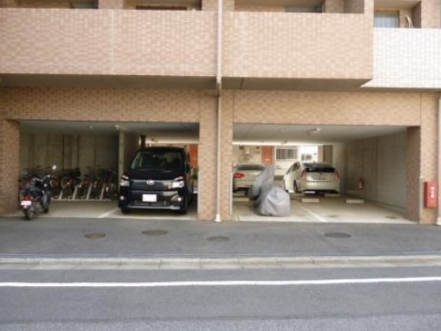 駐車場　駐車場