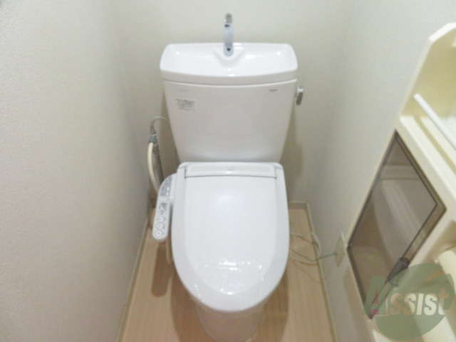 トイレ　こちらはトイレです。清潔感があり、安心して使用できます。