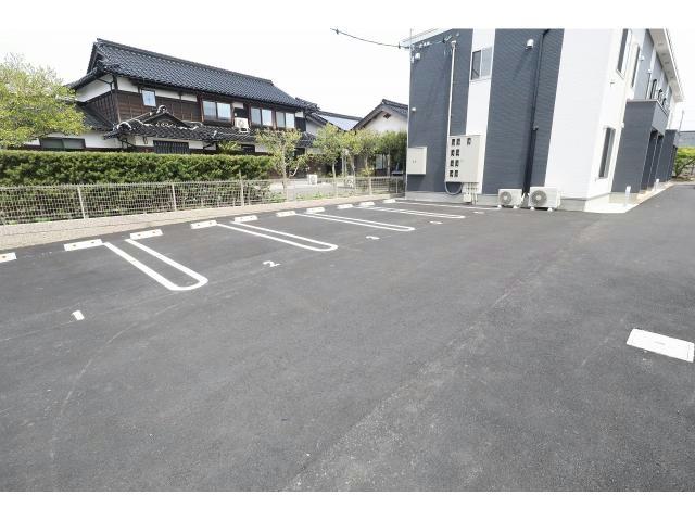 駐車場　駐車場