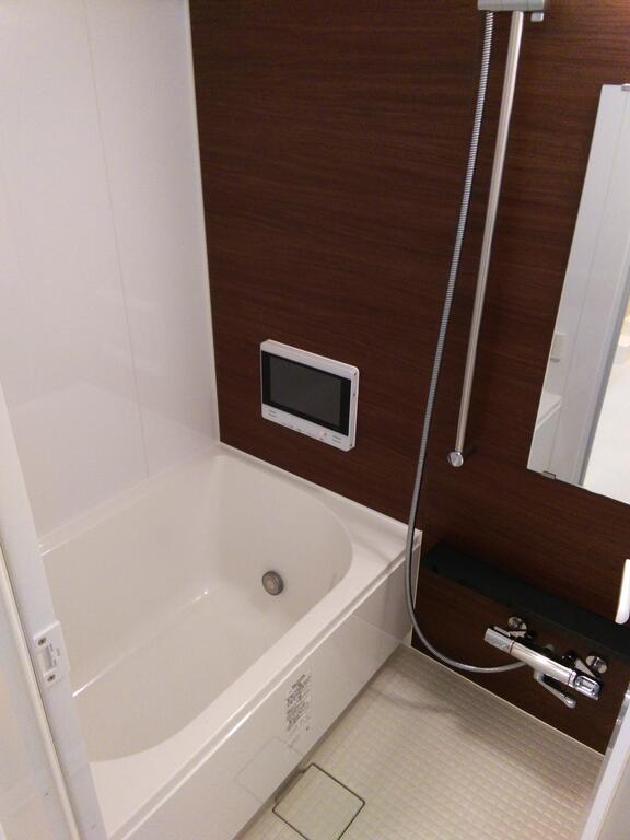 バス・シャワールーム　※同建物内の別部屋参考写真です