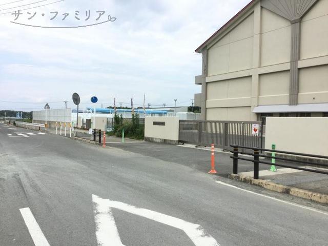 中学校　豊橋市立南稜中学校（中学校）まで3145m