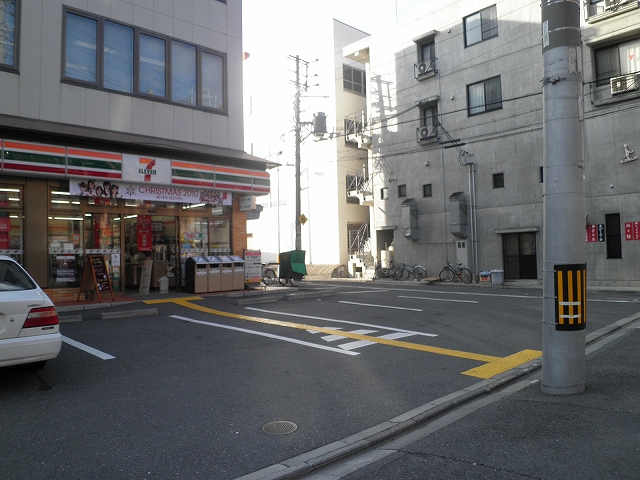 コンビニ　セブンイレブン 京都阪急大宮駅南店（コンビニ）まで330m