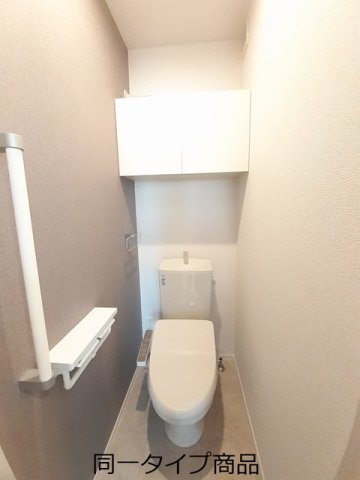 トイレ　落ち着いたトイレです
