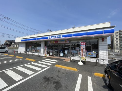 コンビニ　ローソン 成田５１号通店（コンビニ）まで459m
