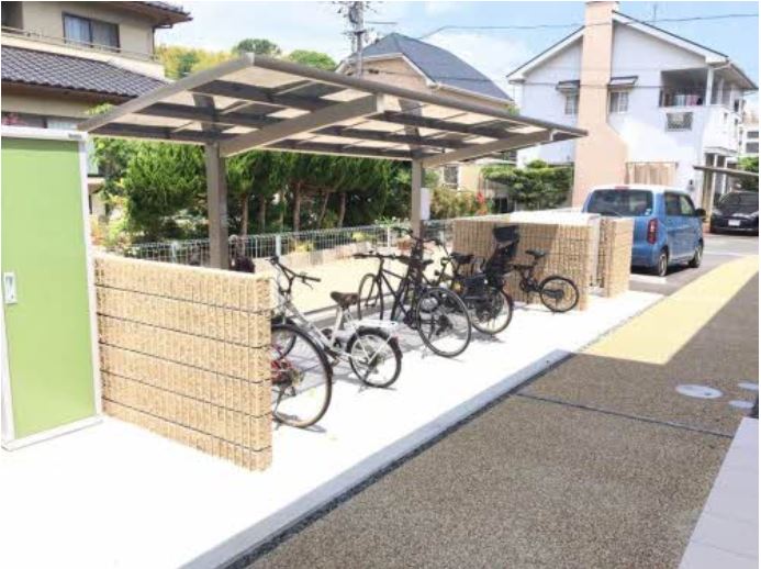 その他共有部分　屋根付駐輪場あり♪