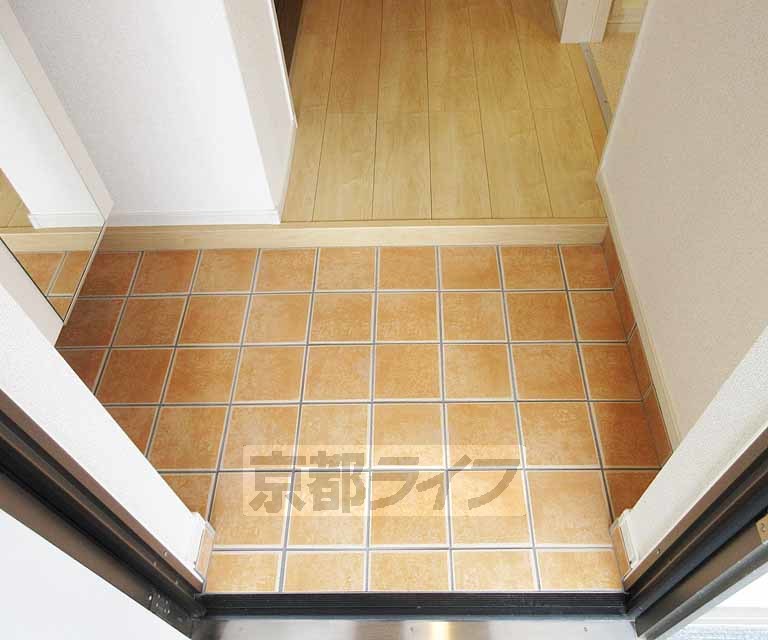 玄関　テラコッタ風タイルがオシャレ・