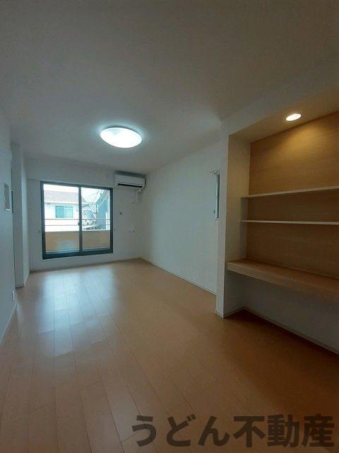 居室・リビング　うどん県のお部屋探しはうどん不動産へ うどんちゃんとLINE