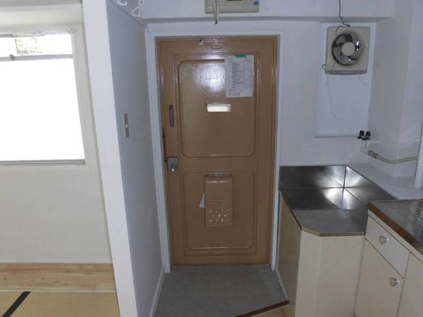 玄関　ビレッジハウスの同一物件・同一タイプの間取りの写真です
