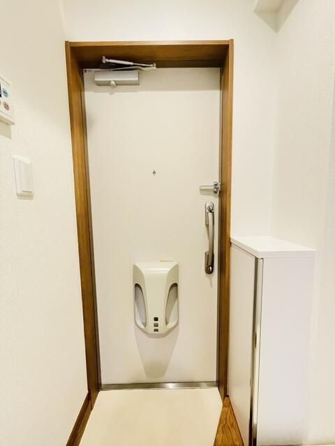 玄関　すっきりシンプルな玄関スペースです！