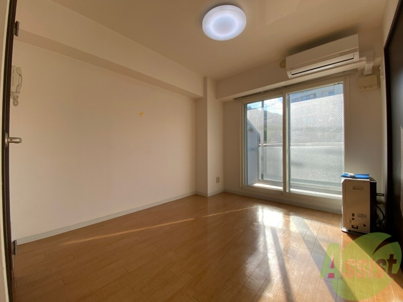 居室・リビング　広くてキレイなお部屋が広がっていて、充実した生活が送れそう。