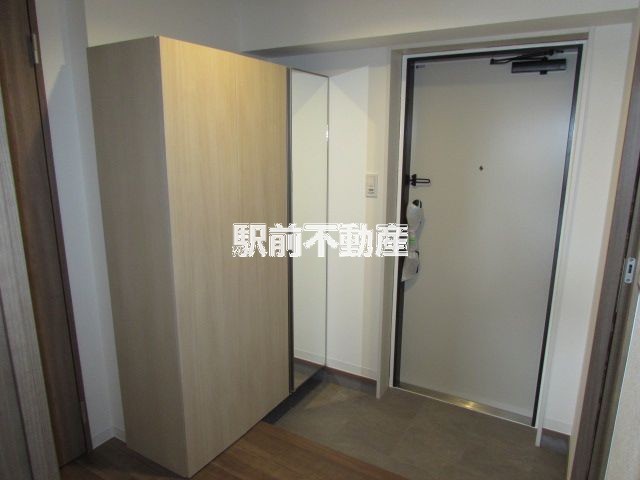 玄関　写真は別部屋