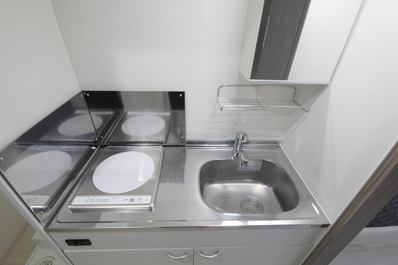 キッチン　IHクッキングヒーターがシンクにございます
