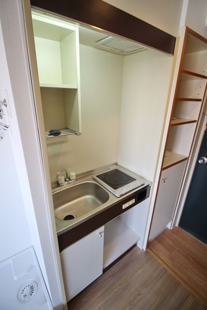 キッチン　同物件別部屋写真