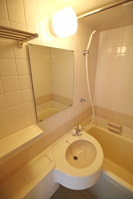 洗面設備　同物件別部屋写真