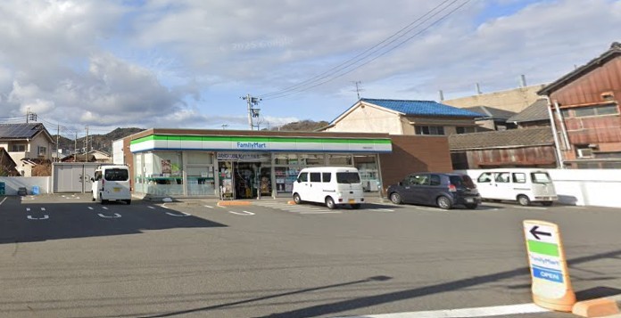 コンビニ　ファミリーマート尾道古浜町店（コンビニ）まで705m