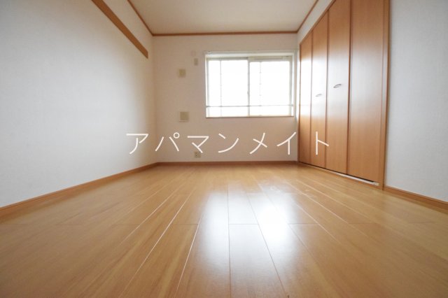 その他部屋・スペース　落ち着いて過ごせるお部屋なので、寝室にいかがでしょうか