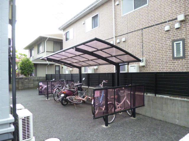 建物外観　駐輪場