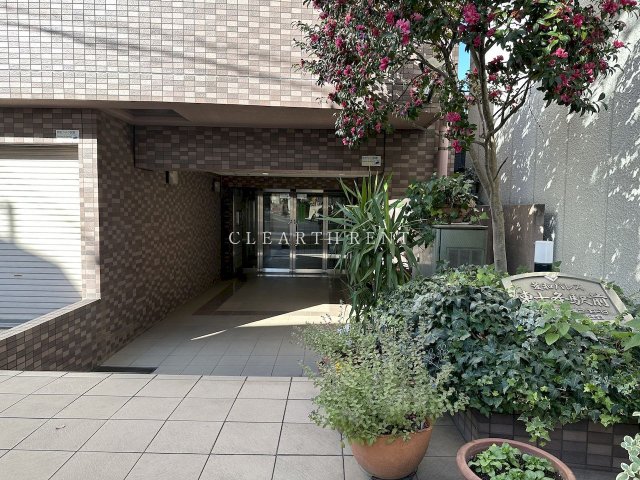 エントランス　☆駅前立地×理想空間/分譲仕様の安心と快適を実感☆