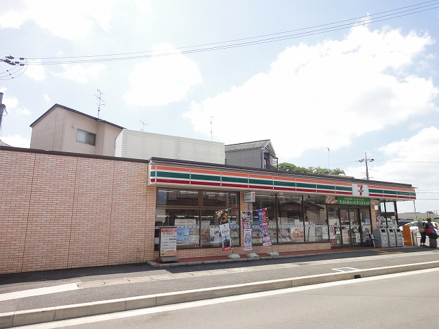 コンビニ　セブンイレブン 京都牛ケ瀬店（コンビニ）まで314m