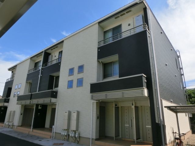 建物外観　２年毎の更新料無し