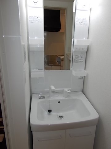 洗面設備　コンパクトで使いやすい洗面所