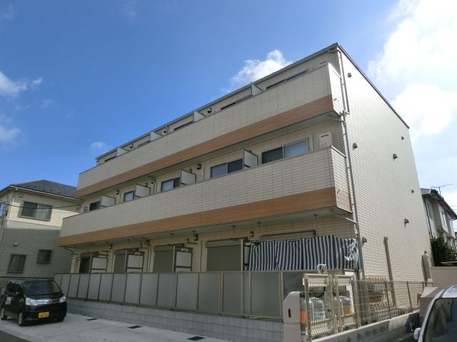 建物外観　駅徒歩６分、周辺は静かな環境です