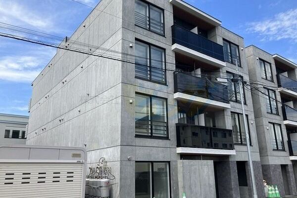 建物外観　エアコン完備の人気のデザイナーズマンションです♪