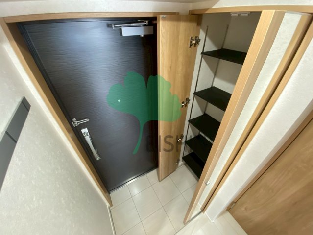玄関　下駄箱もしっかりついてます！