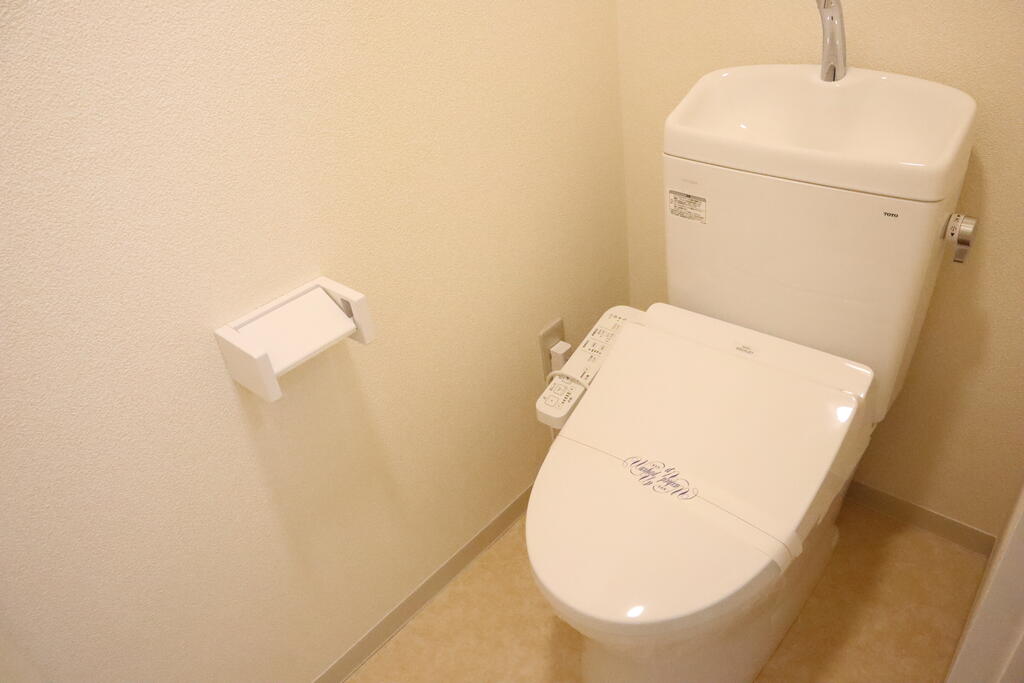 ＪＲ可部線 安芸長束駅 徒歩7分 4階建 築35年のトイレ写真