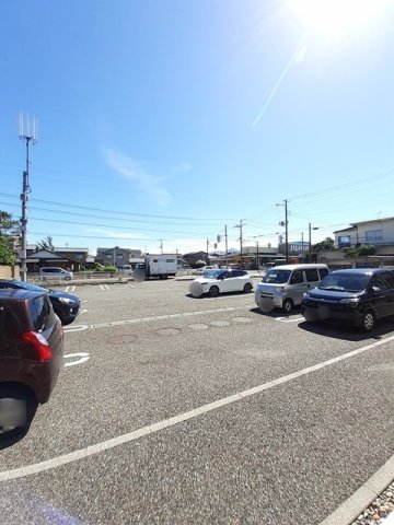駐車場　駐車場完備です