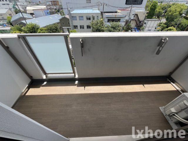 バルコニー　お洗濯にも便利なバルコニー付き