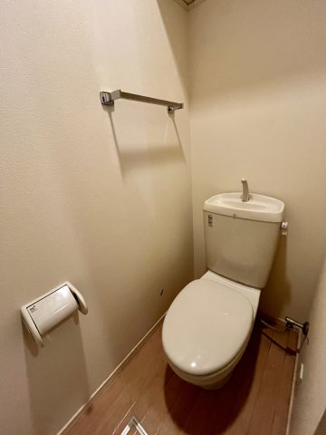 トイレ　アベニュー上原（写真は1階）