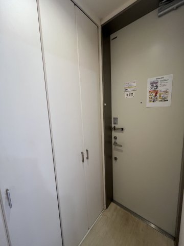玄関　アベニュー上原（写真は1階）