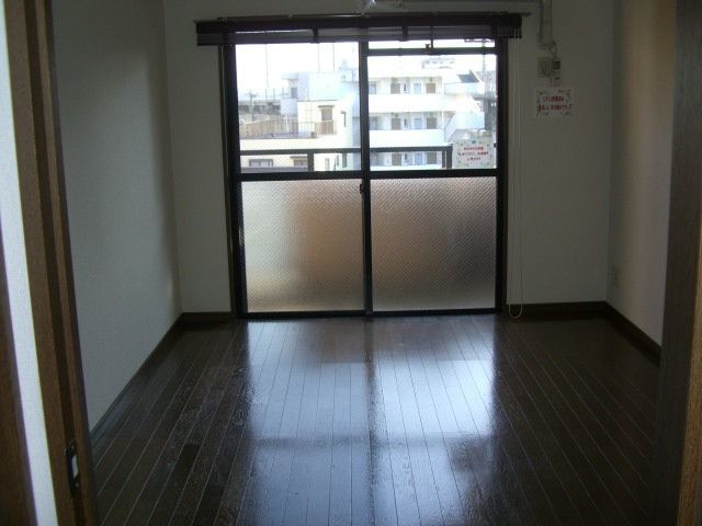 居室・リビング　※写真は別の部屋です