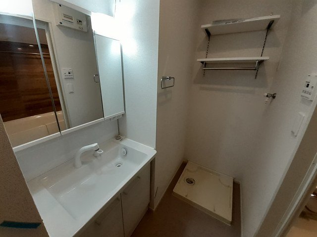 洗面設備　コンパクトで使いやすい洗面所