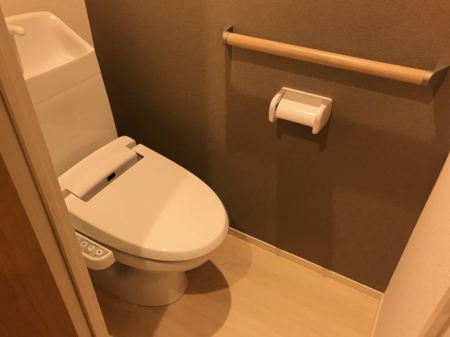 その他　温水洗浄便座付です☆