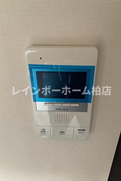 セキュリティ　モニター付きインターホンです。 ※同タイプ別部屋の写真です、