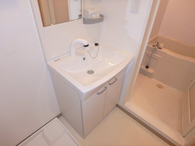 洗面設備　他のお部屋の参考写真となります。