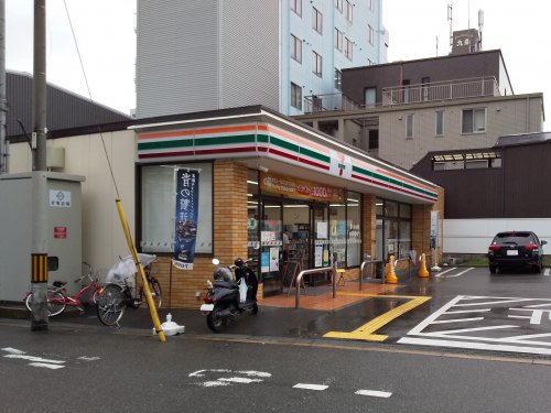 コンビニ　セブンイレブン 大阪本田4丁目店（コンビニ）まで169m
