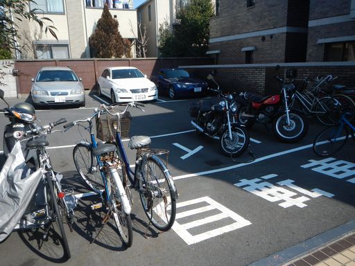駐車場　バイク・自転車は有料になりますがご相談下さい