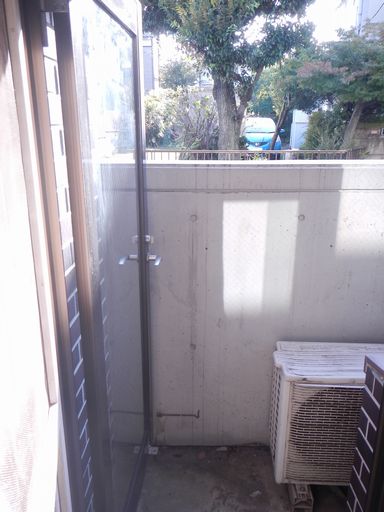 バルコニー　小さいですがテラスになっています