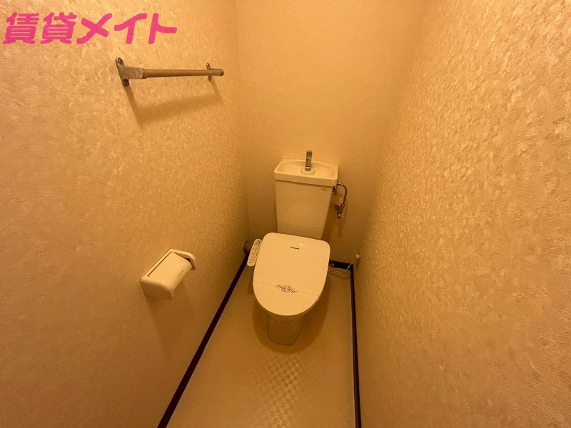 トイレ　別部屋反転画像参考